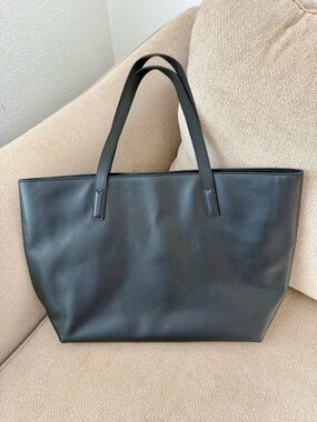 💙  Quince Classic Italian Leather Tote